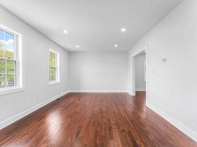 house with 4 bedroom, Winthrop MA ES105513176