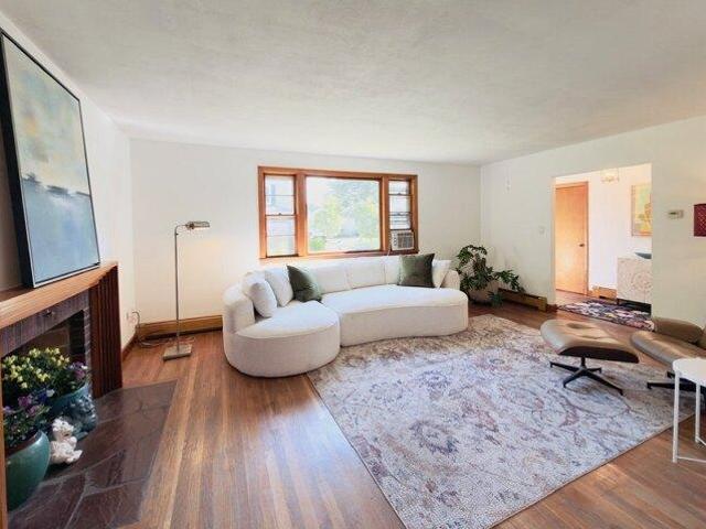 house with 4 bedroom, Winchester MA ES105590800