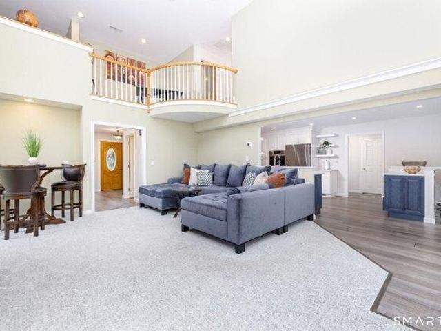 house with 4 bedroom, Windsor CT ES105292032