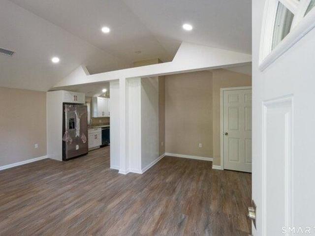 house with 4 bedroom, Windsor CT ES105516534