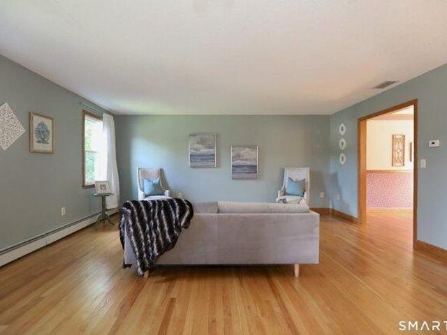 house with 4 bedroom, Windsor CT ES105650917