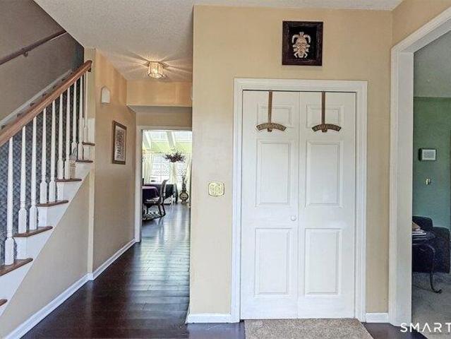 house with 4 bedroom, Windsor Locks CT ES105561217