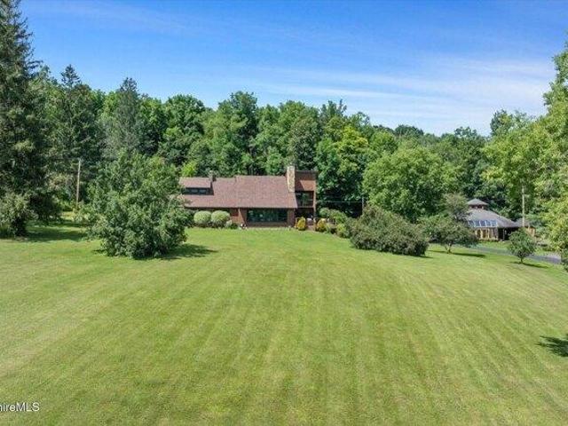 house with 4 bedroom, Williamstown MA ES105289600