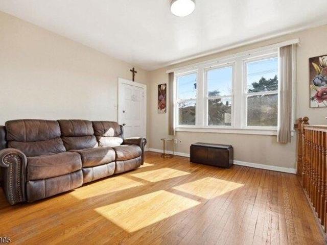 house with 4 bedroom, Woodbridge NJ ES103621412