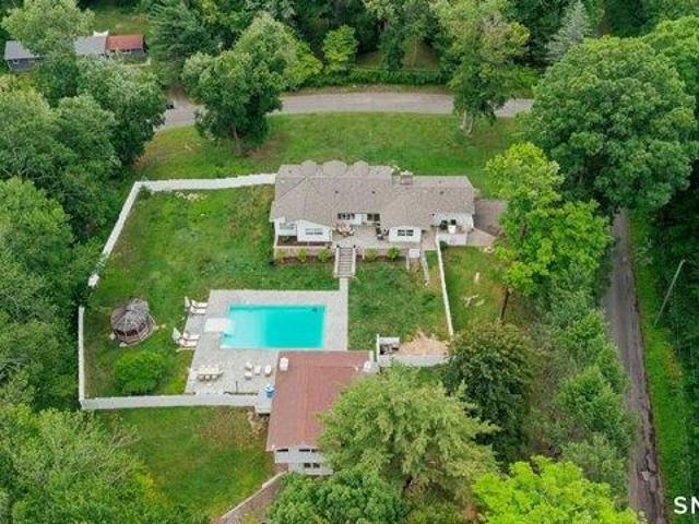 house with 4 bedroom, Woodbury CT ES105548497
