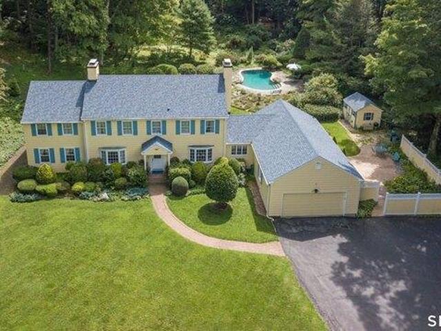 house with 4 bedroom, Woodbury CT ES105574752