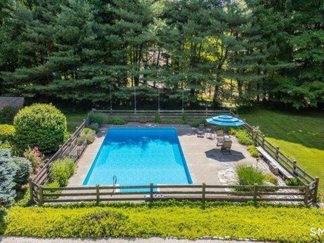 house with 4 bedroom, Woodbury CT ES105534659