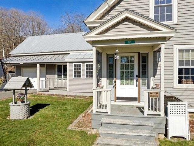 house with 4 bedroom, Woodstock VT ES104442025