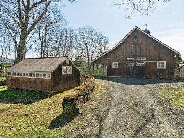 house with 4 bedroom, Woodstock VT ES104478292