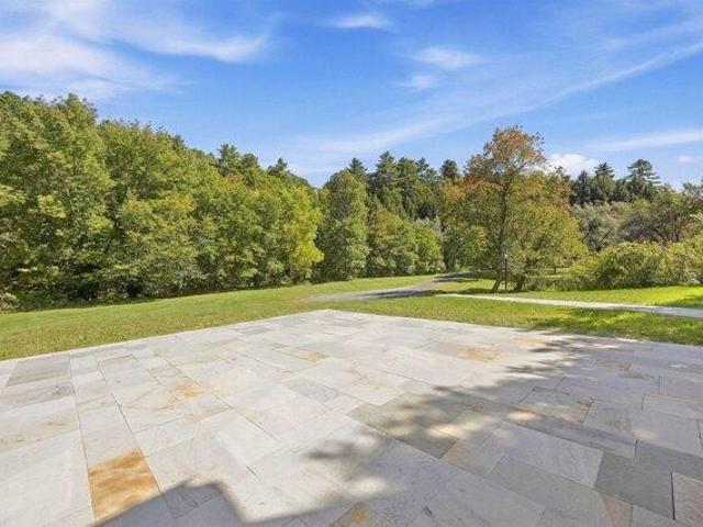 house with 4 bedroom, Woodstock VT ES105652181
