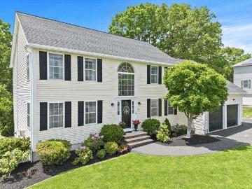 house with 4 bedroom, Woburn MA ES103498778