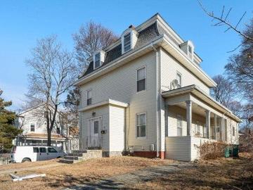 house with 4 bedroom, Woburn MA ES103498784