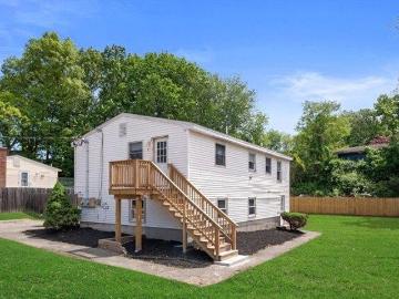 house with 4 bedroom, Woburn MA ES103499761