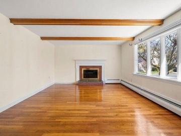 house with 4 bedroom, Woburn MA ES103248003