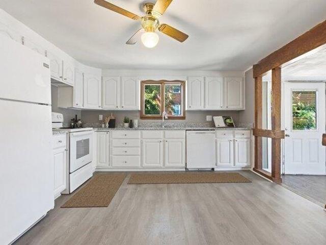 house with 4 bedroom, Woburn MA ES105548027