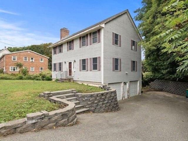 house with 4 bedroom, Woburn MA ES105549358
