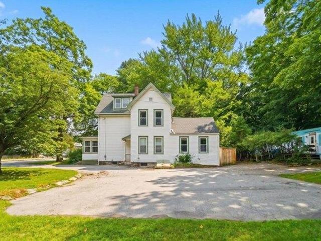 house with 4 bedroom, Woburn MA ES105614304