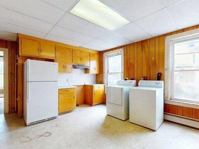 house with 4 bedroom, Worcester MA ES104411229