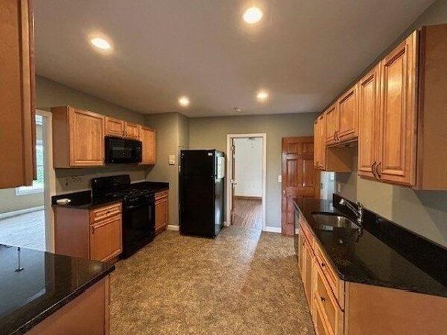 house with 4 bedroom, Worcester MA ES104478284