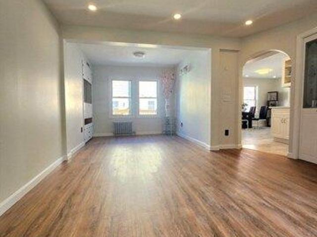 house with 4 bedroom, Worcester MA ES104482022