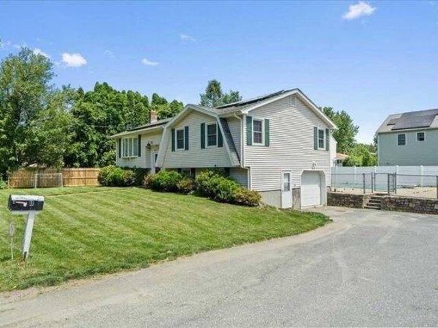 house with 4 bedroom, Worcester MA ES104512916