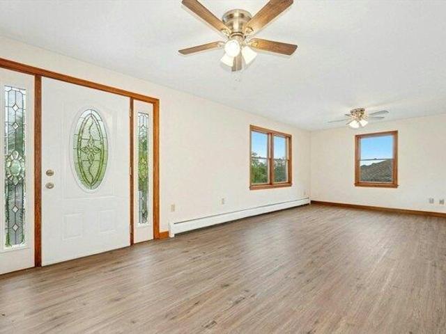 house with 4 bedroom, Worcester MA ES104571685