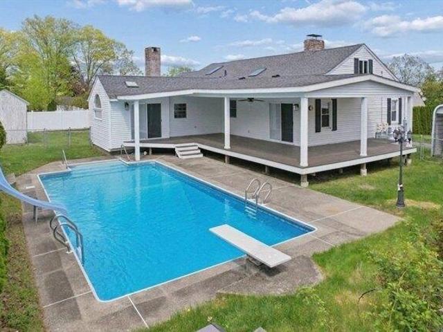 house with 4 bedroom, Worcester MA ES104329869