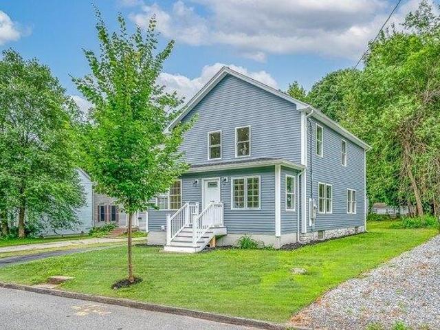 house with 4 bedroom, Worcester MA ES104351158