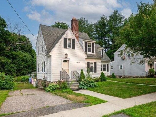 house with 4 bedroom, Worcester MA ES105413937