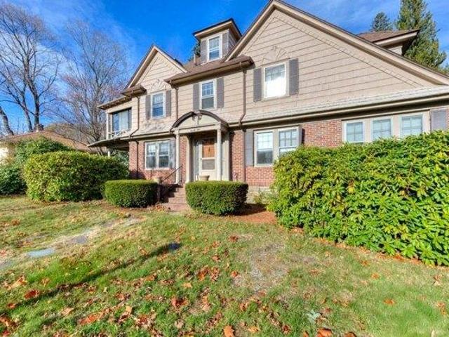 house with 4 bedroom, Worcester MA ES105417930