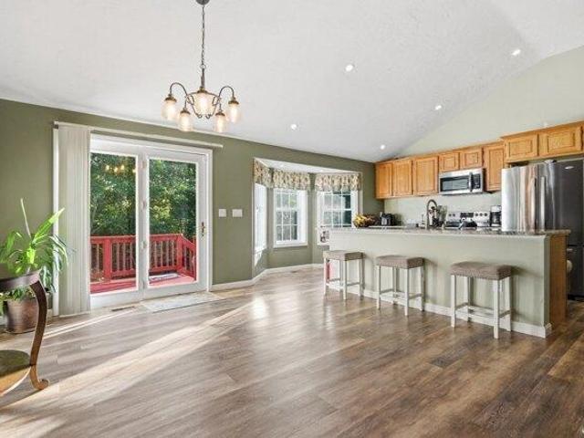 house with 4 bedroom, Worcester MA ES105341344