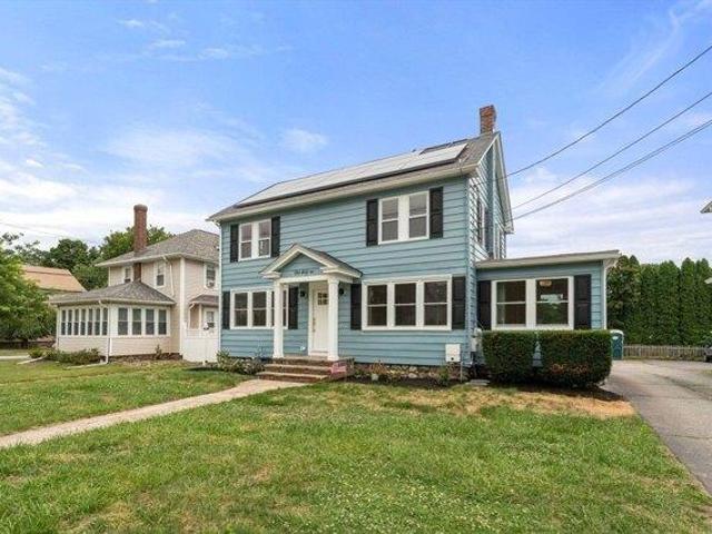 house with 4 bedroom, Worcester MA ES105351443