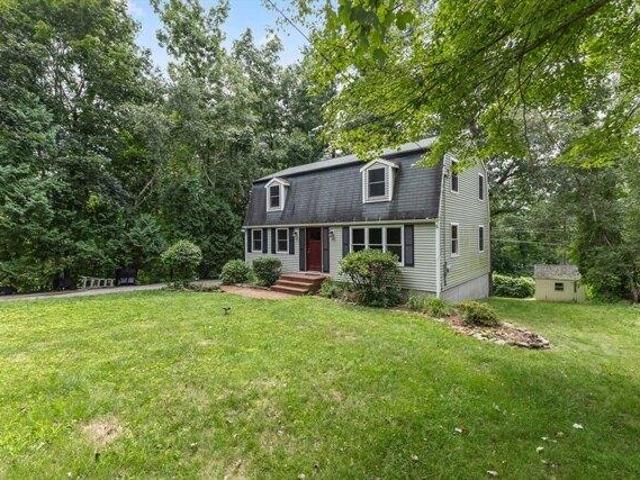 house with 4 bedroom, Worcester MA ES105351792