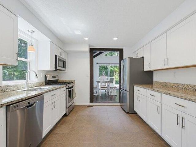 house with 4 bedroom, Wrentham MA ES105579352