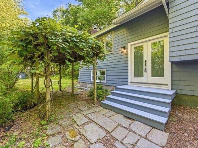 house with 4 bedroom, Acton MA ES105365801