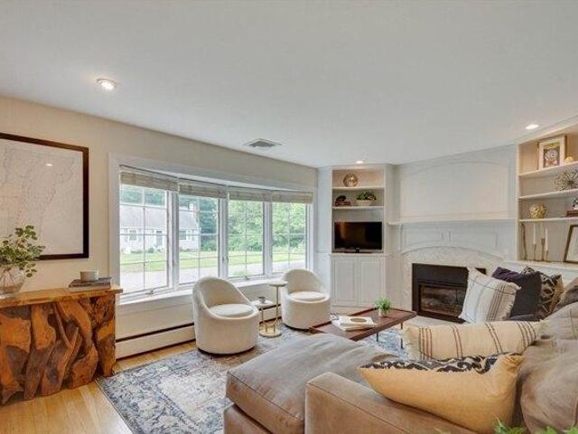 house with 4 bedroom, Acton MA ES105384288
