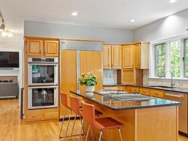 house with 4 bedroom, Acton MA ES105548982