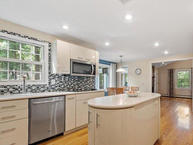house with 4 bedroom, Acton MA ES105513048