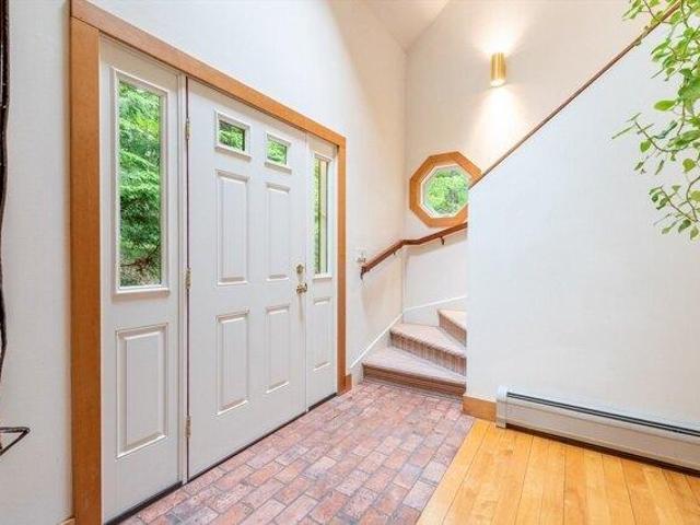 house with 4 bedroom, Amherst MA ES104406267
