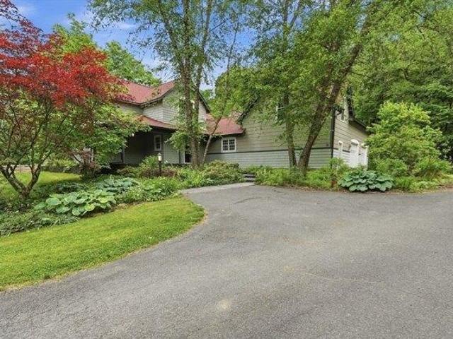 house with 4 bedroom, Amherst MA ES104479003