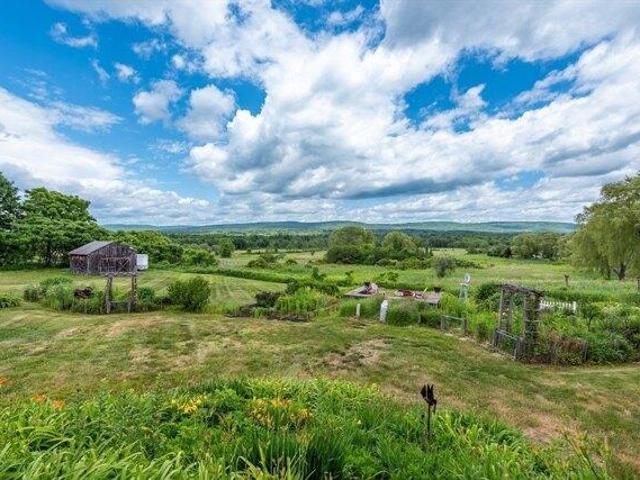 house with 4 bedroom, Amherst MA ES104511853