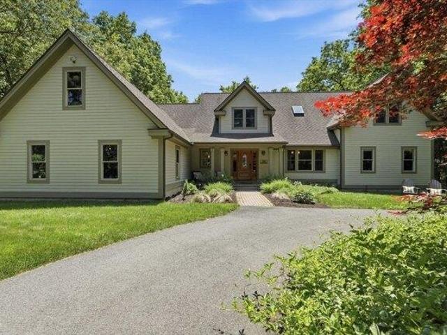 house with 4 bedroom, Amherst MA ES105331392
