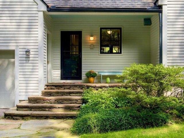 house with 4 bedroom, Amherst MA ES105417883