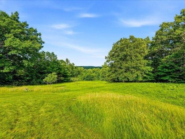 house with 4 bedroom, Amherst NH ES104299275