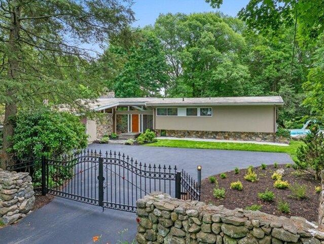 house with 4 bedroom, Andover MA DS104410254