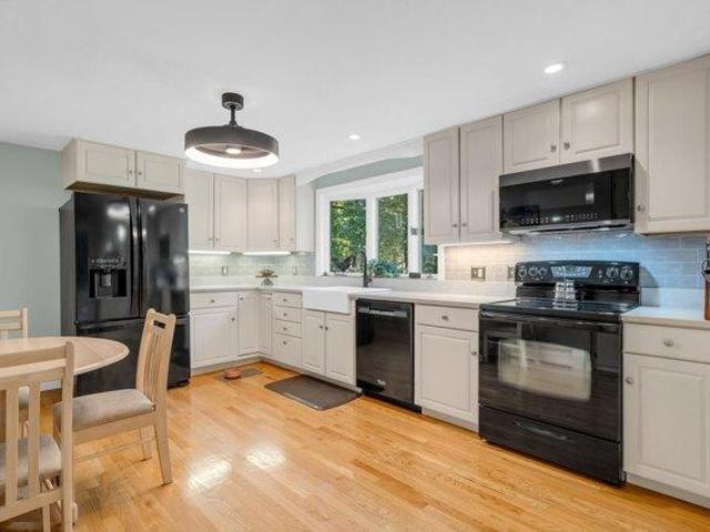 house with 4 bedroom, Andover MA ES105588863