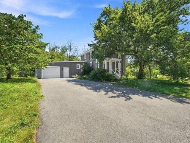 house with 4 bedroom, Attleboro MA ES105550346