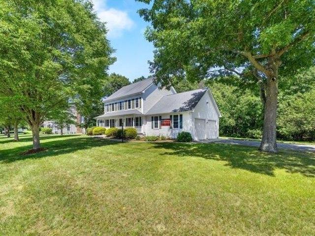 house with 4 bedroom, Attleboro MA ES105384493