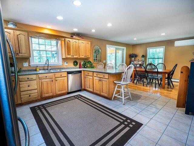 house with 4 bedroom, Auburn ME ES105768300
