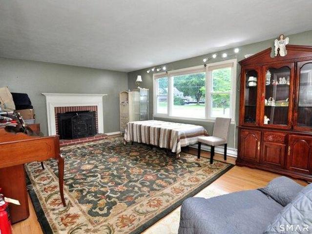 house with 4 bedroom, Avon CT ES105440677
